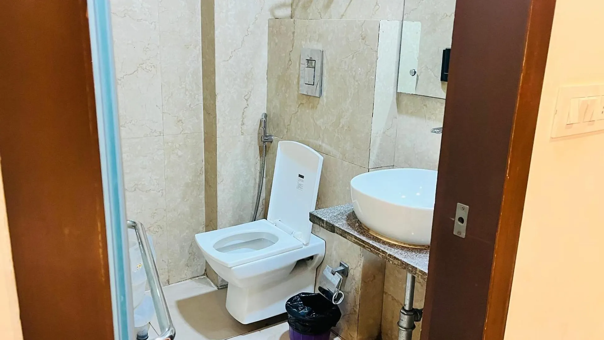 Hotel Olive Near Delhi Airport New Delhi 4*,  India